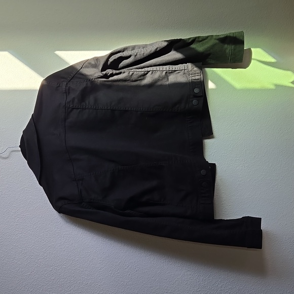 NWOT Womens Levi's jacket - Picture 3 of 4